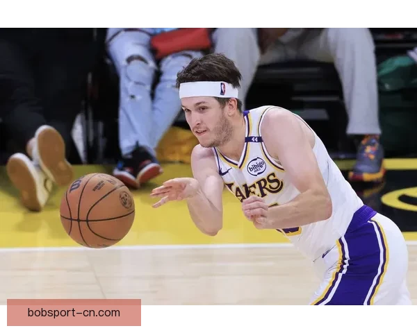 里夫斯赞扬球队拼搏精神 期待斯马特下场比赛顺利复出